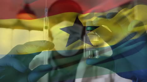 Animación-De-La-Bandera-De-Ghana-Ondeando-Sobre-Un-Médico-Con-Mascarilla-Y-Sosteniendo-La-Vacuna