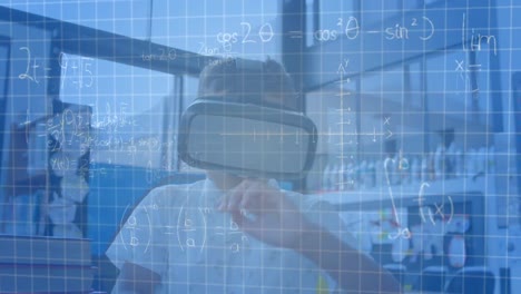 Animation-Mathematischer-Gleichungen-über-Einem-Schüler,-Der-Ein-VR-Headset-Trägt