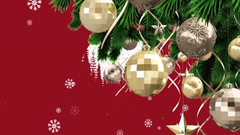 Animation-Eines-Weihnachtsbaums-Mit-Kugeln-Und-Dekorationen-über-Schnee,-Der-Auf-Roten-Hintergrund-Fällt