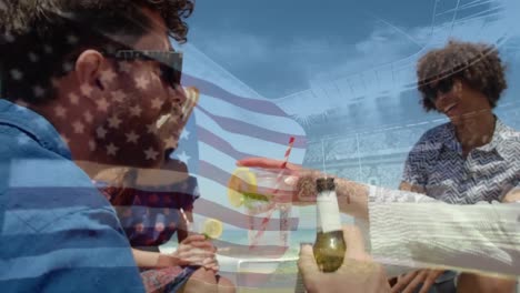 Animation-Der-Schwenkenden-Flagge-Der-USA-über-Einer-Gruppe-Von-Freunden,-Die-Spaß-Am-Strand-Haben