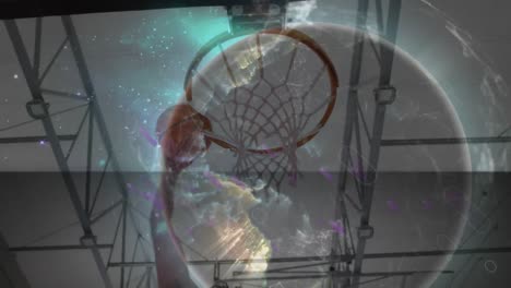 Animation-Des-Netzwerks-Von-Verbindungen-Und-Des-Globus-über-Einem-Kaukasischen-Männlichen-Basketballspieler