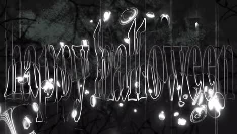 Leuchtende-Lichtpunkte-Schweben-über-Fröhlichem-Halloween-Text-Vor-Gruseligen-Bäumen-Auf-Grauem-Hintergrund
