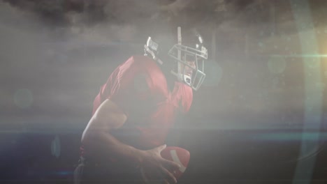 Animation-Von-Wolken-über-Einem-Männlichen-American-Football-Spieler,-Der-Mit-Dem-Ball-Läuft