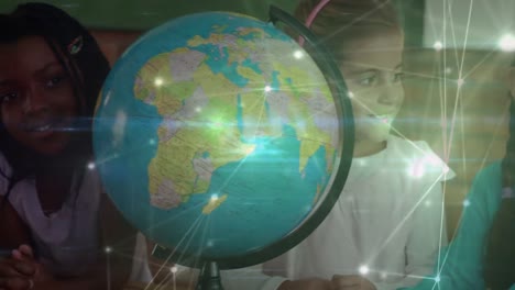 Animation-Von-Verbindungsnetzwerken-über-Verschiedene-Schulkinder,-Die-Den-Globus-Lesen