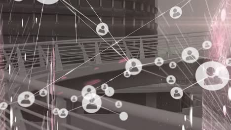Animation-Eines-Netzwerks-Von-Verbindungen-Mit-Mediensymbolen-über-Dem-Stadtbild