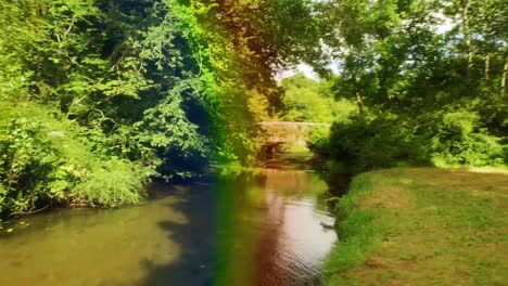 Video-Von-Regenbogennebel-über-Einer-Sich-Bewegenden-Landschaft