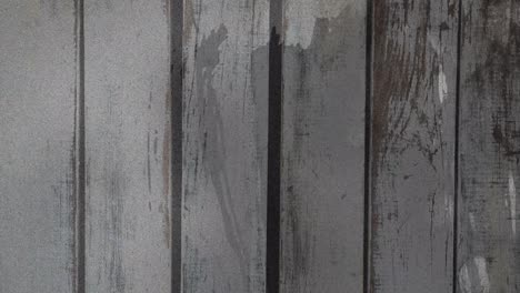 Animation-of-interference-over-wooden-background