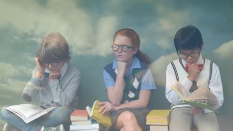 Animation-Von-Wolken-über-Verschiedenen-Schulkindern,-Die-Bücher-Lesen