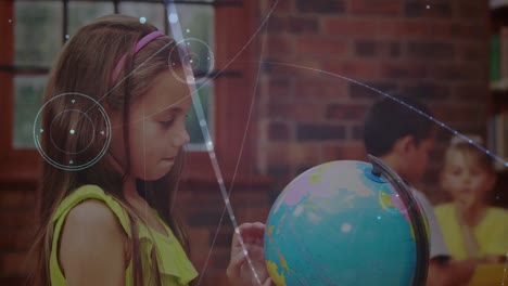 Animation-Des-Netzwerks-Von-Verbindungen-über-Ein-Kaukasisches-Schulmädchen-Mit-Globus