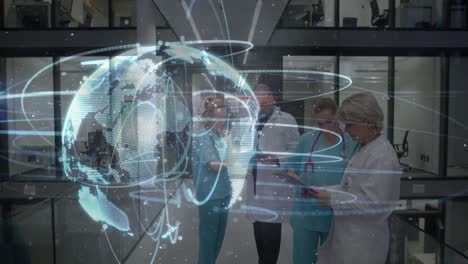 Animation-Eines-Netzwerks-Von-Verbindungen-Und-Eines-Globus-über-Verschiedene-Ärzte,-Die-Ein-Tablet-Nutzen