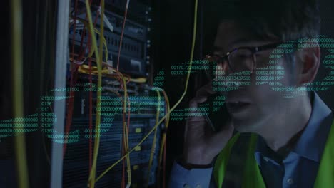 Animation-Der-Ketten--Und-Datenverarbeitung-über-Einen-Asiatischen-Männlichen-IT-Ingenieur-Durch-Computerserver