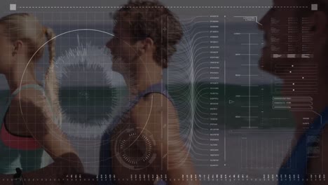 Animation-Von-Daten-Auf-Einem-Digitalen-Bildschirm-über-Kaukasische-Männer-Und-Frauen,-Die-Am-Strand-Laufen