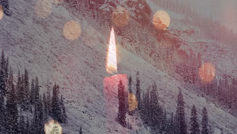 Zusammengesetztes-Video-Einer-Brennenden-Kerze-Und-Lichtflecken-Vor-Einer-Landschaft-Mit-Schneebedeckten-Bergen