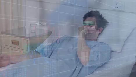 Animation-Eines-Digitalen-Bildschirms-über-Einem-Kaukasischen-Männlichen-Patienten-Im-Krankenhausbett