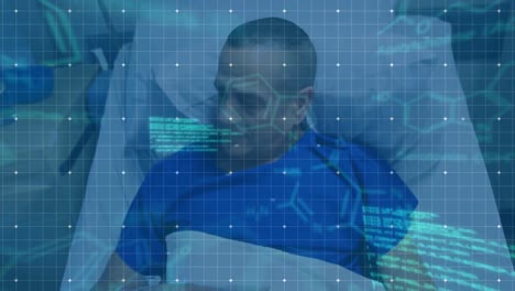 Animation-Eines-Digitalen-Bildschirms-Mit-Datenverarbeitung-über-Einem-Kaukasischen-Männlichen-Patienten-Im-Krankenhausbett