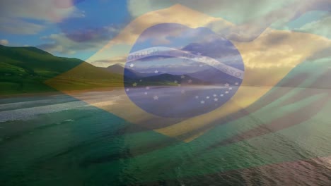 Zusammengesetztes-Video-Der-Wehenden-Brasilianischen-Flagge-Vor-Der-Luftaufnahme-Von-Strand-Und-Meereswellen