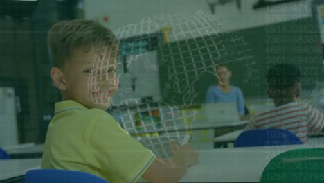 Animation-Der-Datenverarbeitung-Und-Globus-über-Porträt-Eines-Kaukasischen-Jungen,-Der-In-Der-Klasse-In-Der-Schule-Lächelt