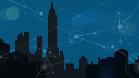 Digitale-Animation-Eines-Netzwerks-Von-Verbindungen-über-Der-Silhouette-Des-Stadtbildes-Vor-Blauem-Hintergrund