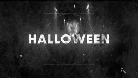 Animation-Eines-Halloween-Textes-In-Weiß-über-Einem-Beschädigten-Film-Einer-Hinterleuchteten-Figur-Am-Ende-Eines-Dunklen-Korridors
