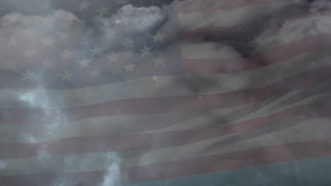 Animation-Des-Schwenkens-Der-US-Flagge-über-Einem-Bewölkten,-Stürmischen-Himmel