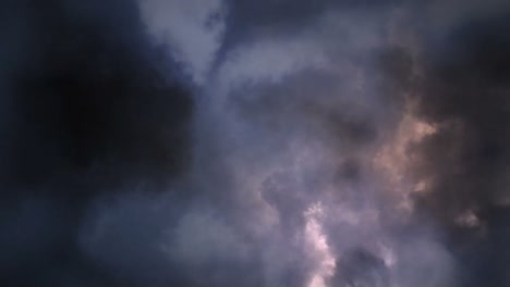 Animation-Roter-Partikel,-Die-Vor-Donner-Und-Dunklen-Wolken-Schweben