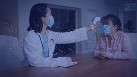 Animation-Eines-DNA-Strangs-über-Einem-Asiatischen-Arzt-Und-Patienten