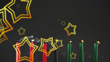 Animation-Von-Goldenen-Sternen,-Die-über-Kwanzaa-Kerzen-Auf-Schwarzem-Hintergrund-Fallen