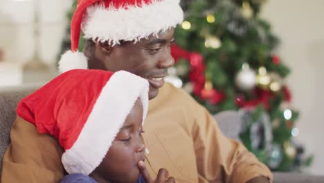 Glücklicher-Afroamerikanischer-Vater-Und-Sohn-Beim-Videoanruf