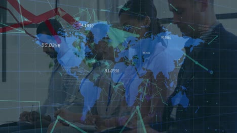 Animación-De-Líneas-Rojas,-Mapa-Mundial-Y-Procesamiento-De-Datos-Financieros-Sobre-Empresarios-En-El-Cargo
