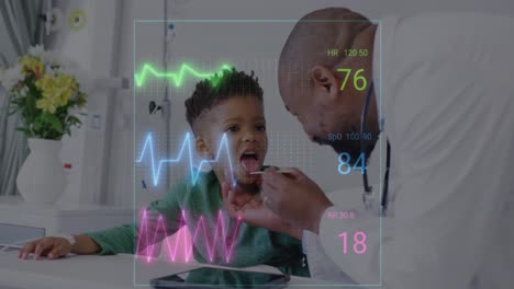 Animation-Von-Vitalparameterdaten-über-Einem-Afroamerikanischen-Männlichen-Arzt,-Der-Den-Mund-Eines-Jungen-Patienten-Untersucht