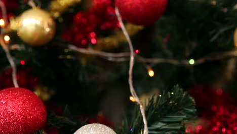Lichter-Funkeln-Am-Weihnachtsbaum