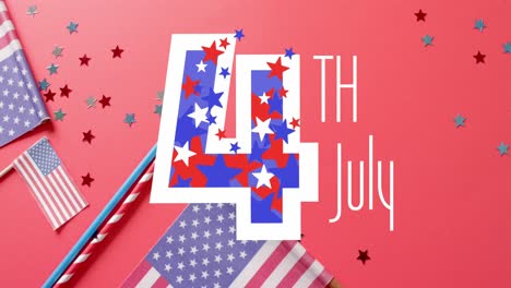Animation-Des-Textes-Vom-4.-Juli-über-Flaggen-Der-Vereinigten-Staaten-Von-Amerika-Auf-Rotem-Hintergrund