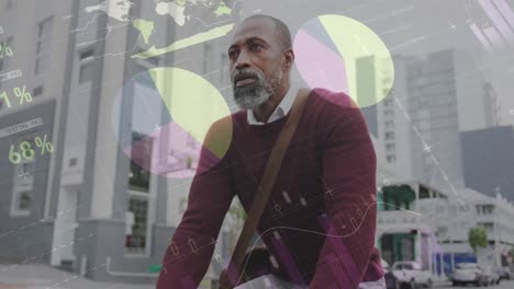 Animation-Der-Infografik-Schnittstelle-über-Einem-älteren-Afroamerikanischen-Mann,-Der-Auf-Der-Straße-In-Der-Stadt-Fahrrad-Fährt