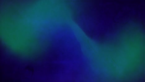 Animation-Von-Blauem-Und-Grünem-Rauch,-Der-Sich-Auf-Abstraktem-Hintergrund-Bewegt,-Kopierraum