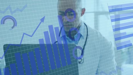 Animation-Der-Statistischen-Datenverarbeitung-Gegen-Biraziale-Männliche-Ärzte,-Die-Im-Krankenhaus-Einen-Laptop-Verwenden