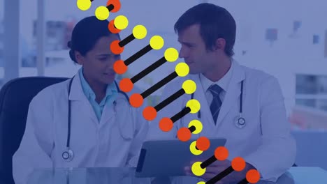 Animation-Der-DNA-Struktur-über-Verschiedene-Männliche-Und-Weibliche-Ärzte,-Die-Im-Krankenhaus-über-Ein-Tablet-Diskutieren