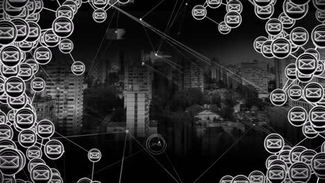 Animation-Eines-Netzwerks-Von-Verbindungen-Mit-Umschlagsymbolen-über-Dem-Stadtbild