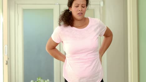 Schwangere-Frau-Mit-Rückenschmerzen