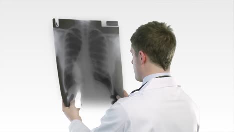 Arzt-Schaut-Sich-Ein-Röntgenbild-An