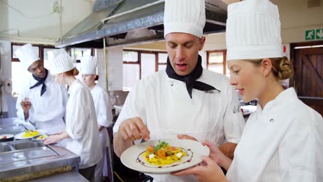 Chefs-preparing-food