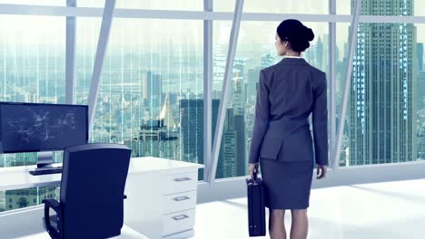Mujer-De-Negocios-En-La-Oficina-Con-Antecedentes-De-Ciudad-Futurista