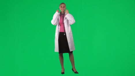 Footage-of-a-female-doctor-using-her-stethoscope