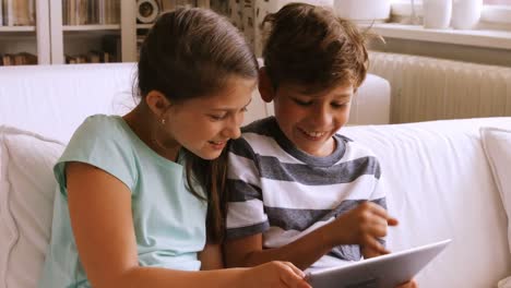 Niños-Usando-Tableta-Digital