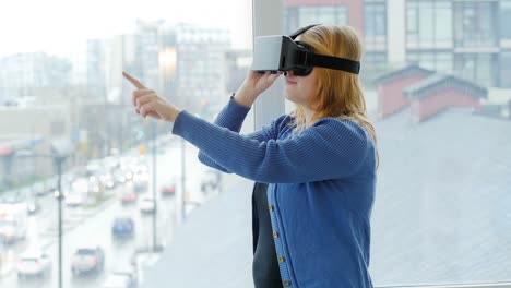 Woman-using-virtual-reality-headset