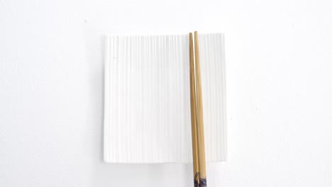 Chopstick-with-empty-plate