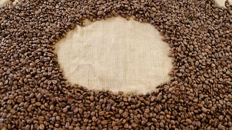 Kaffeebohnen-Bilden-Einen-Kreis
