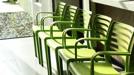 Green-chairs-in-hospital