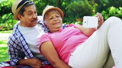 Senior-couple-taking-a-selfie