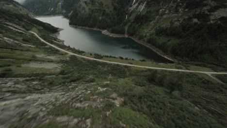 Flying-FPV-drones-in-the-mountains-of-Italian-Alps,-Dolomites