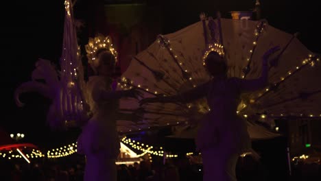 Female-Dancers-on-Stilts-at-Christmas-Market